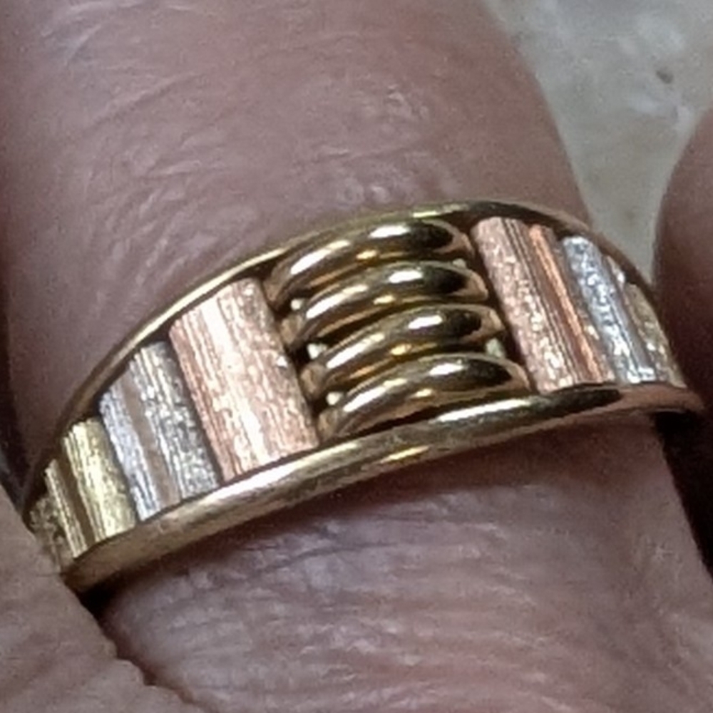 NIB Solid 14kt Tri-color Gold Women's Ring Size 7